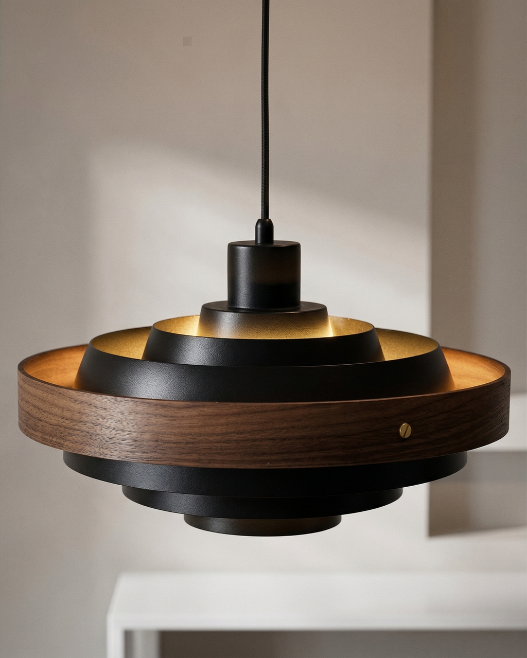 Suspension | Manlio