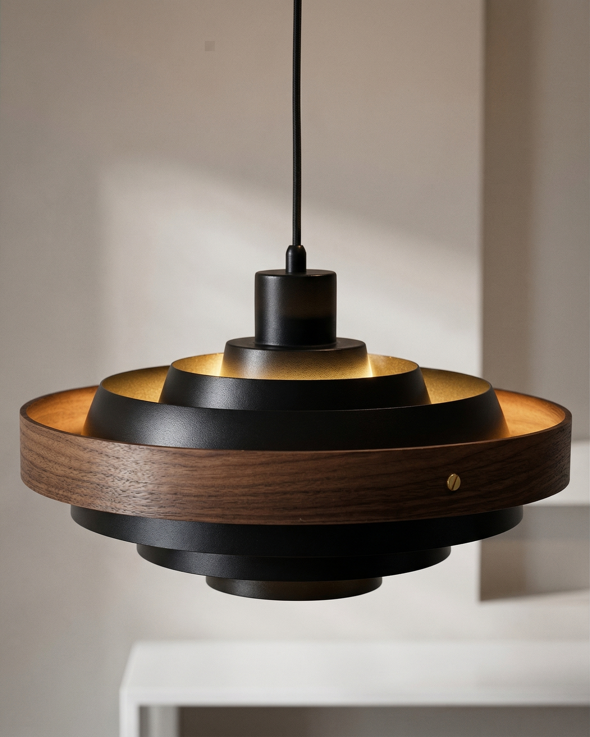 Suspension | Manlio