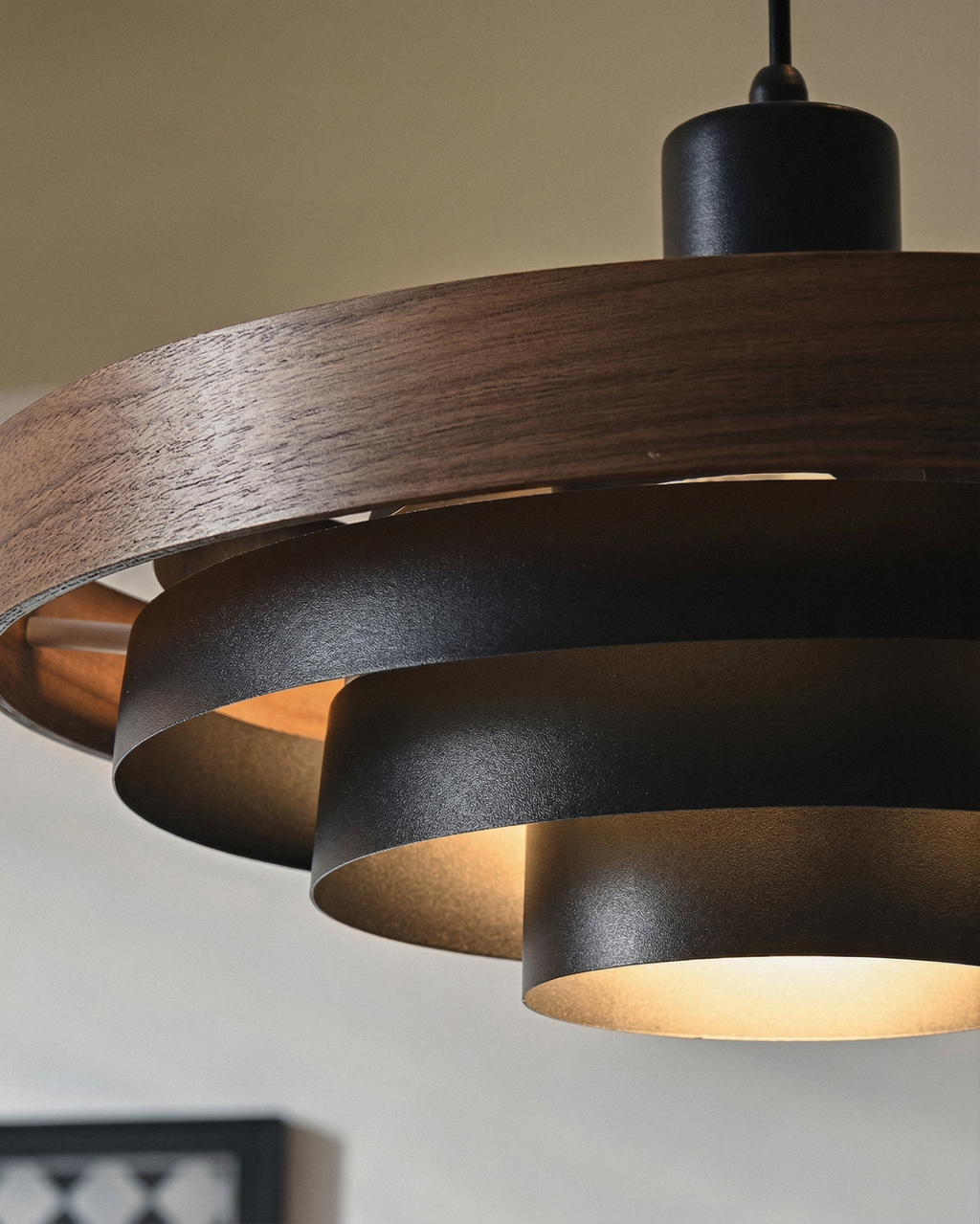 Suspension | Manlio